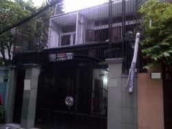 ban nha mat tien duong tu cuong gan cmt 8 phuong 4 quan tan binh