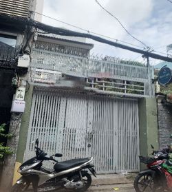 cho thue nha mat tien duong co giang dien tich 4 1x39m 1 lau gia 27tr thang