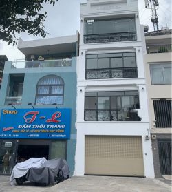 cho thue nha mat tien duong cmt8 dt 4x8m 3 lau gia 35 tr thang