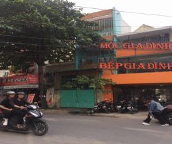 cho thue nha mat tien vo oanh 4x17m 3 lau gia 32 trieu 