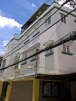 ban nha hem o to duong le van sy quan phu nhuan