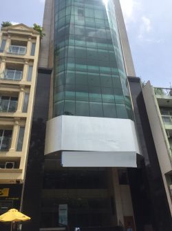 cho thue mat bang quan 1  duong le lai quan 1 300m2 gia 42  m2 thang