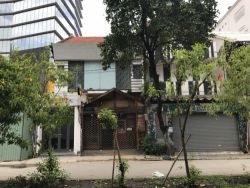 cho thue mat bang mat tien duong ngo van nam p  ben nghe quan 1 7 x 26m gia 8000 