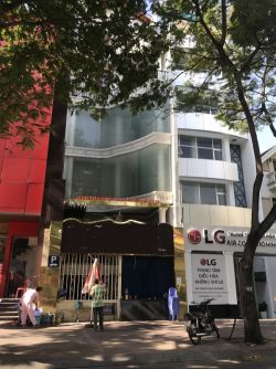 cho thue nha mat tien duong truong dinh phuong 6 quan 3 