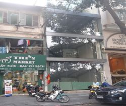 mat tien duong ho tung mau 6x30m 2 lau gia 30 000usd vi tri dep