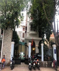 cho thue nha mat tien duong tu xuong phuong 6 quan 3 8000 