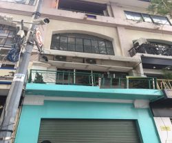 cho thue nha mat tien duong dong khoi phuong ben nghe quan 1 13000 