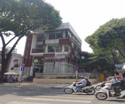 cho thue nha mat tien duong mac dinh chi phuong da kao quan 1 380 trieu