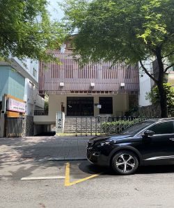 cho thue nha mat tien q1 duong nguyen du phuong ben nghe q1 gia 20 000 usd