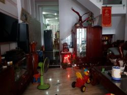 ban nha duong nguyen van dau tret 4 lau 4 4 x 20 m gia 20 ty