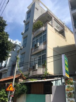 can ban gap nha mat tien tang bat ho phuong 11 quan binh thanh so hong chinh chu 14 ty