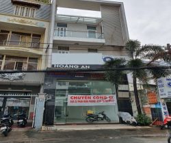 ban nha mat tien huynh van banh 6x28m 4 tang gia 26 ty