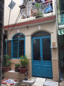 ban nha duong le quang dinh tret 1 lau lung 3 8 x 13 1 m gia 3 8 ty