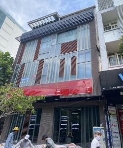 cho thue nha mat tien q1 duong le lai phuong ben thanh gia 200 trieu