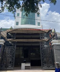 cho thue toa nha mat tien q3 duong huynh tinh cua phuong 8 gia 12 000 usd