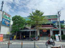 cho thue nha mat tien phan van tri ngang 22m dai 50m