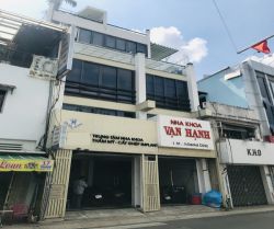 cho thue nha quan 3 mat tien duong tran quang dieu dt  7x15m 4 tang gia 80 trieu thang