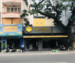 cho thue nha quan 1 mat tien nguyen trai 8x20m trong suot gia 130 trieu thang