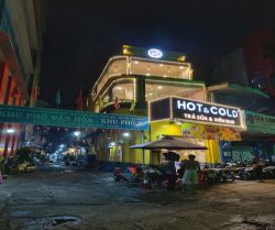 cho thue mat bang quan 1 goc 2 mat tien duong tran hung dao dt  42x18m tret 2 lau gia 75 trieu thang