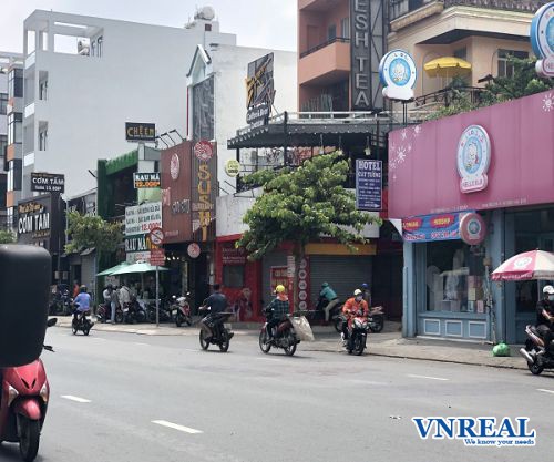 cho thue nha goc 2 mt duong phan van tri dt 45x20m 1t 3l gia 70tr