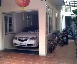 cho thue nha quan 1 duong nguyen van nguyen dt  10x20m 3 tang gia 70 trieu thang