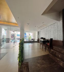 cho thue mat tien duong truong dinh 1tret 100m2 va tang 1 200m2 gia 150tr co san dung cu bep