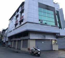 cho thue mat bang 2 mat tien 5 5x16 1 tret 1 lung gia 100tr ly thai to q3