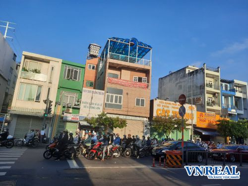 cho thue nha phan van tri  7x20m 1 tret 4  lau 100tr th 