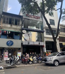 cho thue nha quan 1  mat tien duong ho tung mau p  ben nghe quan 1 190 trieu