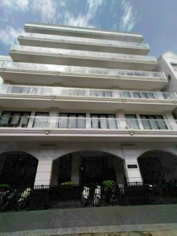 ban toa nha mat tien duong huynh khuong ninh q 1 dt 17x16m 7 tang gia ban 130 ty