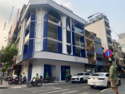 cho thue toa nha goc 2mt ky con quan 1 dt 7 5m x 11 25m  1 tret 3 tang gia 9000   th