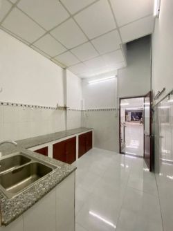 Cho thuê mặt bằng Đường Hồ Xuân Hương, Diện tích 4,5mx19m, Giá 20tr/th