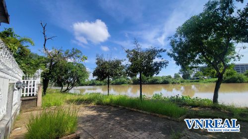 Bán biệt thự vườn Lò Lu Quận 9, DT 40 x 110m, Giá bán 18x tỷ