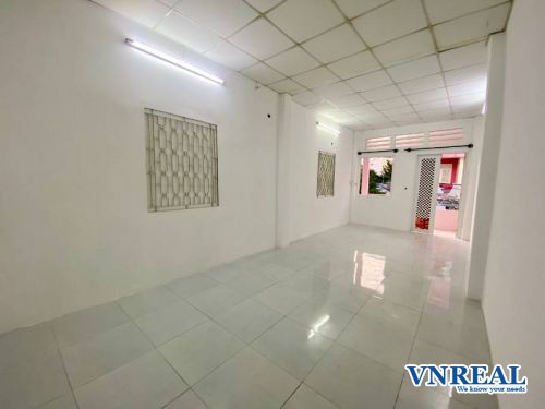 Cho thuê mặt bằng Đường Hồ Xuân Hương, Diện tích 4,5mx19m, Giá 20tr/th