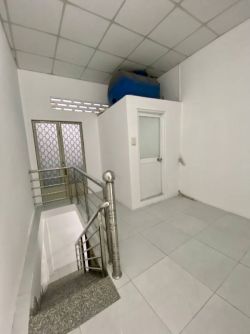 Cho thuê mặt bằng Đường Hồ Xuân Hương, Diện tích 4,5mx19m, Giá 20tr/th