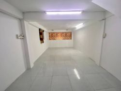 Cho thuê mặt bằng Đường Hồ Xuân Hương, Diện tích 4,5mx19m, Giá 20tr/th